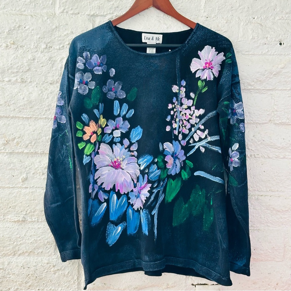 Lisa & Me Art Collectible Sweater
Navy Blue Size M
Hand Painted Spring Flowers